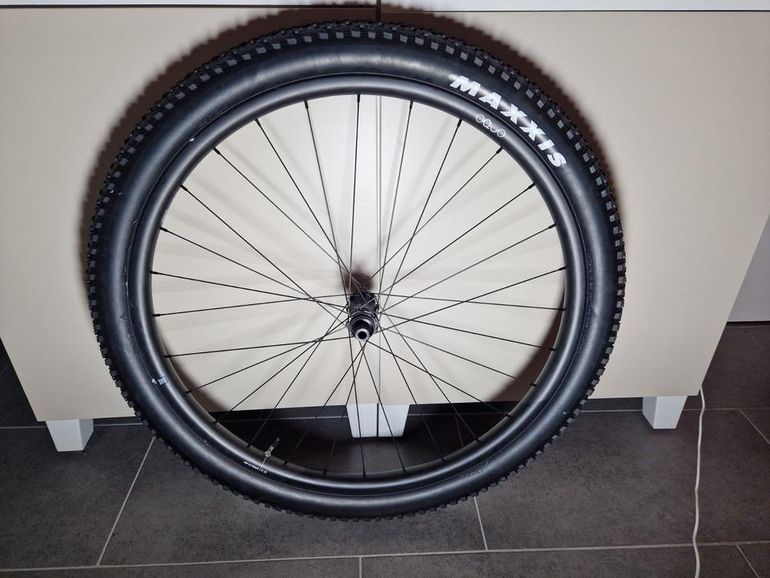 Used Orbea Mountain Performance MP30TEAM 2025 bike — image 7 of 8