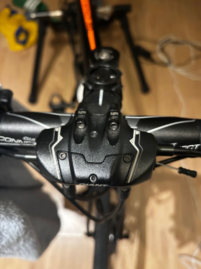 Used Giant Hydraulic Braking System bike — image 2 of 6