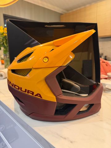 Used 2024 MT500 Full face Helmet Cycling Accessories