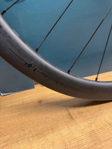 Used Syncros Capital 1.0S 40mm 2025 bike — image 10 of 10