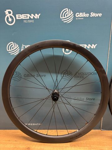 Used Syncros Capital 1.0S 40mm 2025 bike — image 2 of 10