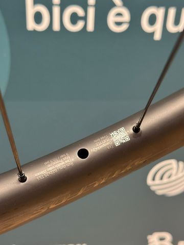 Used Syncros Capital 1.0S 40mm 2025 bike — image 6 of 10