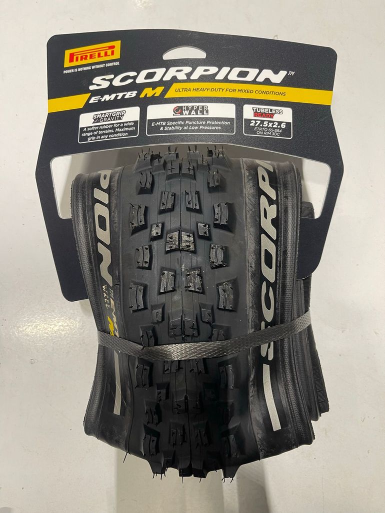 Used Pirelli Copertone Pirelli Scorpion E-Mtb M Hyperwall 27,5x2.60 bike — image 1 of 5