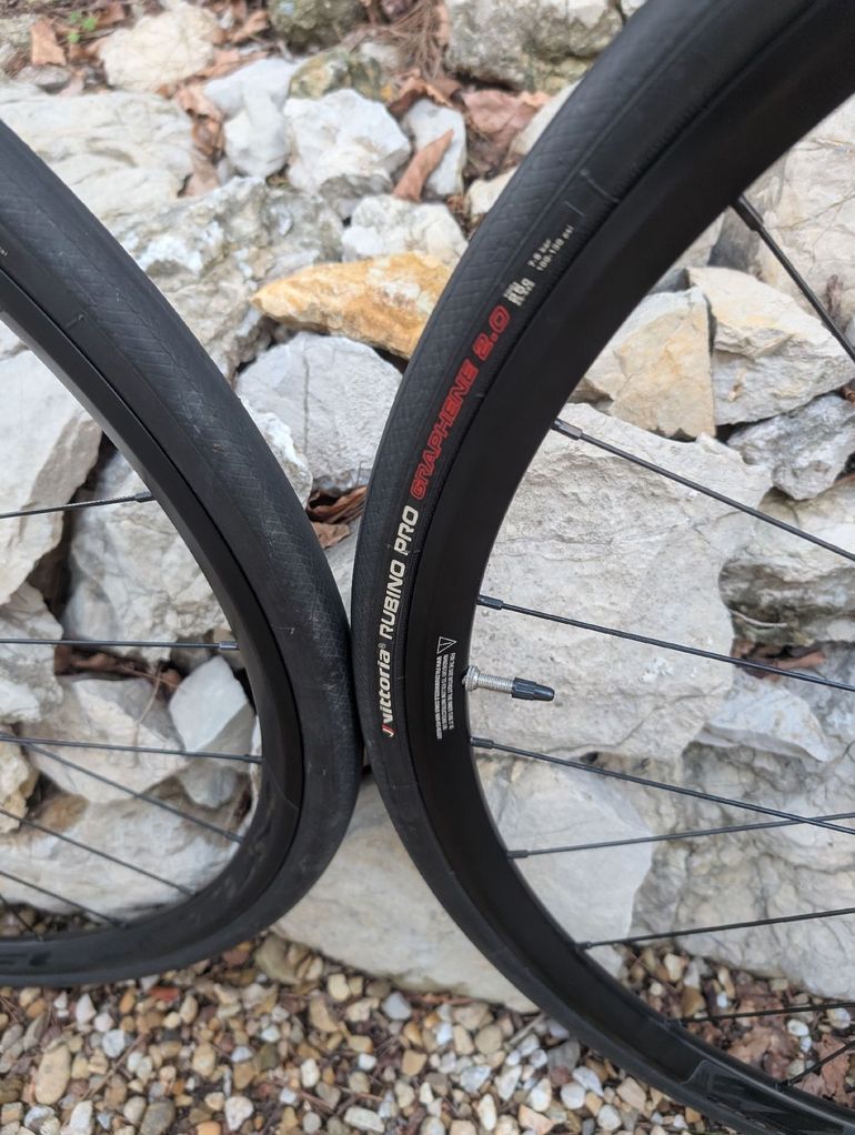 Used 2025 Disque Shimano 12v bike — image 3 of 7