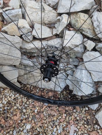 Used 2025 Disque Shimano 12v bike — image 2 of 7