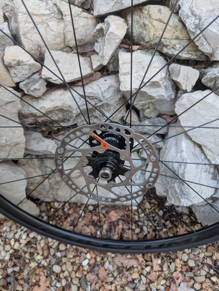 Used 2025 Disque Shimano 12v bike — image 4 of 7