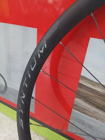 Used 2025 Syntium Aero Wheelset bike — image 3 of 5