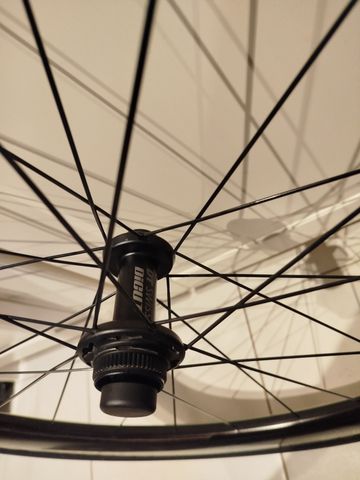 Dt Swiss ARC 1450 DICUT Carbon Wheelset 2024 bike usato — immagine 9 di 10