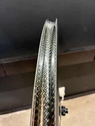 Used Mavic COSMIC ULTIMATE DISC 2025 bike — image 3 of 6