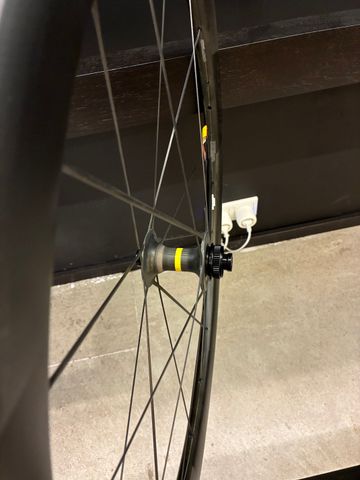 Used Mavic COSMIC ULTIMATE DISC 2025 bike — image 2 of 6