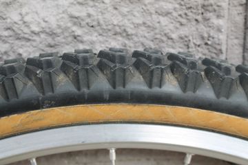 Used Mavic 221 UB Wheelset with Shimano Deore XT CS-M737 11/28t 8-speed Cassette and Onza Tires bike — image 14 of 24