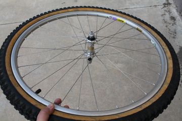 Used Mavic 221 UB Wheelset with Shimano Deore XT CS-M737 11/28t 8-speed Cassette and Onza Tires bike — image 18 of 24