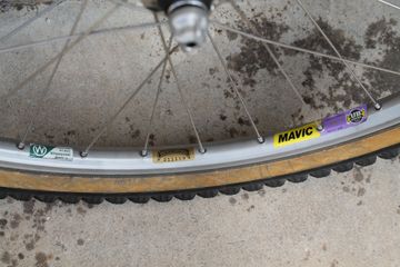 Used Mavic 221 UB Wheelset with Shimano Deore XT CS-M737 11/28t 8-speed Cassette and Onza Tires bike — image 9 of 24