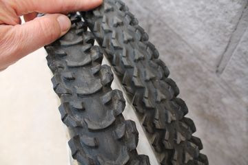 Used Mavic 221 UB Wheelset with Shimano Deore XT CS-M737 11/28t 8-speed Cassette and Onza Tires bike — image 12 of 24