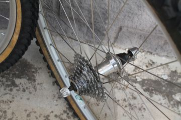 Used Mavic 221 UB Wheelset with Shimano Deore XT CS-M737 11/28t 8-speed Cassette and Onza Tires bike — image 6 of 24