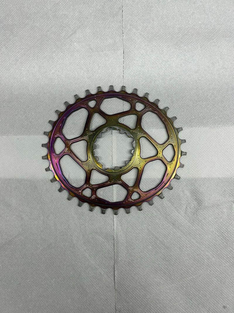 2024 Oval Chainring Drivetrain & Pedals d'occasion