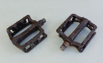 Wellgo, Pedali Flat plastica catarifrangenti neri