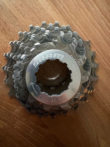 Brugt Sram Red Cassette 11-23 10sp Drivetrain & Pedals
