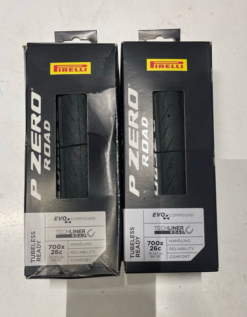 Gebrauchtes Pirelli Coppia Copertoncino Pirelli PZero ROAD TLR 700x26c Tyres & Tubes