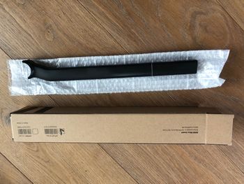 Used Rose ROSE D-Shape Carbon Sattelstütze I 8 mm Setback I 400 mm Länge 2024 bike — image 4 of 5