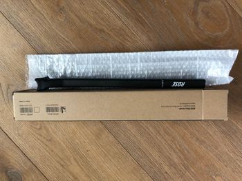 Used Rose ROSE D-Shape Carbon Sattelstütze I 8 mm Setback I 400 mm Länge 2024 bike — image 3 of 5