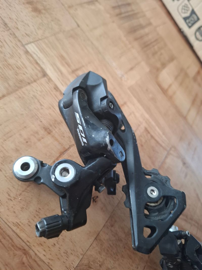 Used Shimano 105 Rear Derailleur Drivetrain & Pedals