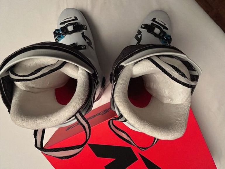 Used Nordica ProMachine 105 W Ski Boots 2026 bike — image 3 of 5