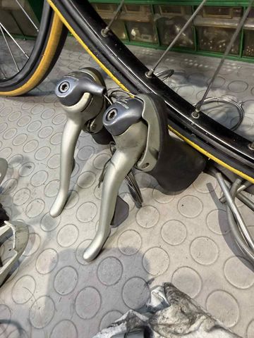 Used Shimano 105 serie 1056. 8 speed. 1992 bike — image 7 of 19