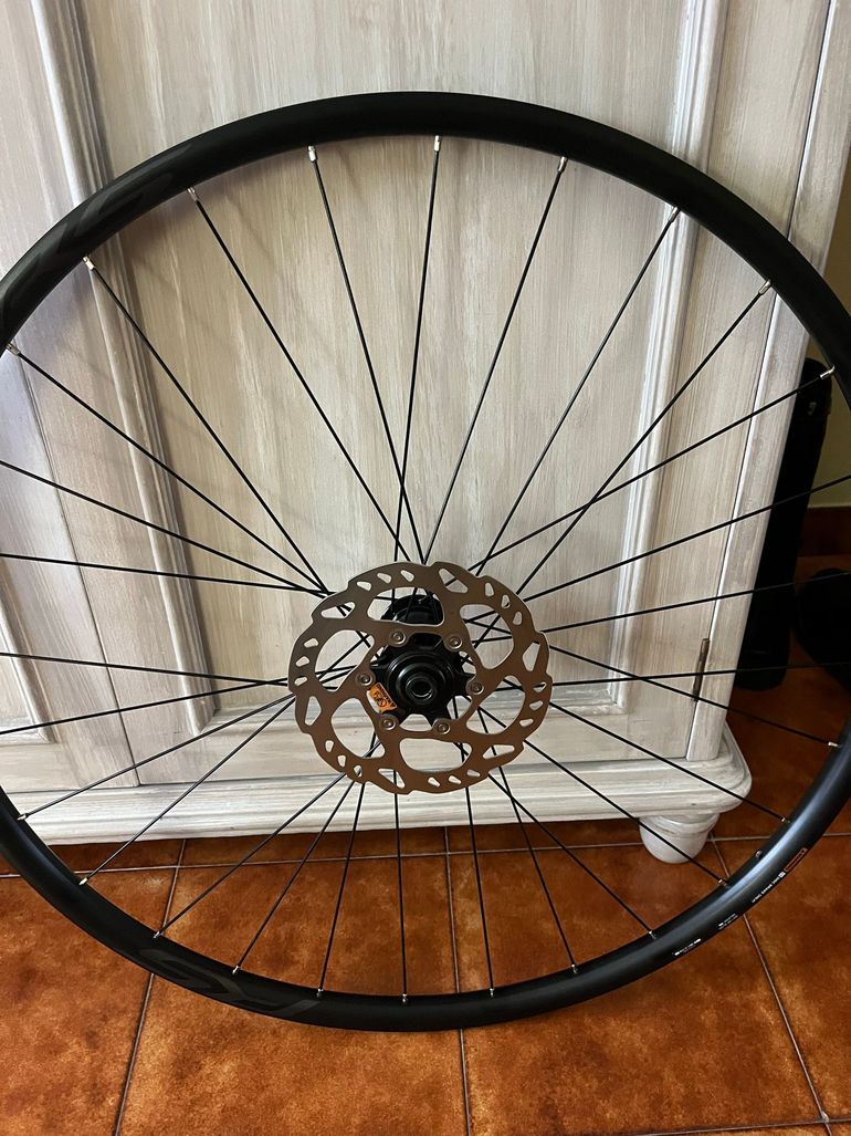 Used Shimano RS81 Wheelset bike — image 3 of 4
