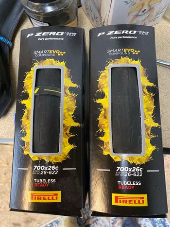 Gebrauchtes Pirelli P Zero Race TLR 2023 Tyres & Tubes