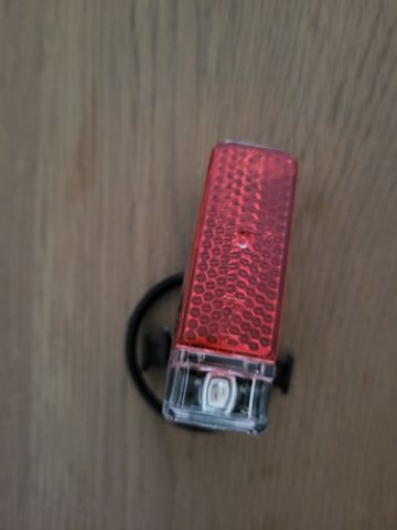 Used 2025 Luz trasera bike — image 2 of 4
