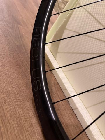 Bontrager Aeolus RSL 37 bike de segunda mano — imagen 2 de 2