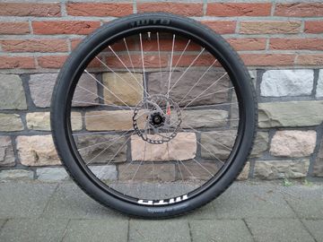 Used Bombtrack Voorwiel 27, 5” bike — image 1 of 4