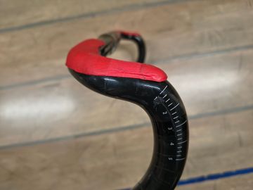 Used 2024 Bontrager VS-RF 440 carbon handlebar bike — image 4 of 5