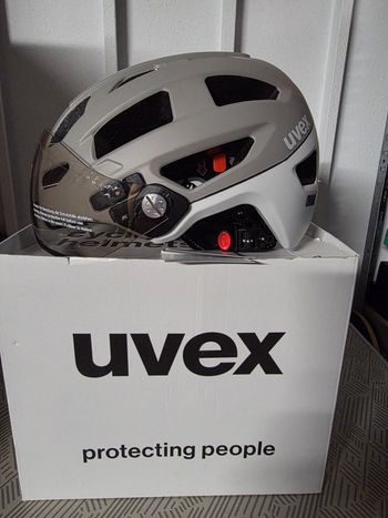 Uvex, Finale Visor Helmet Sand-White Matt Integrated LED