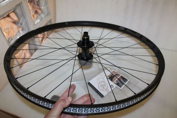 Used E*Thirteen LG1 Plus Enduro Rear Wheel 29" bike — image 12 of 13