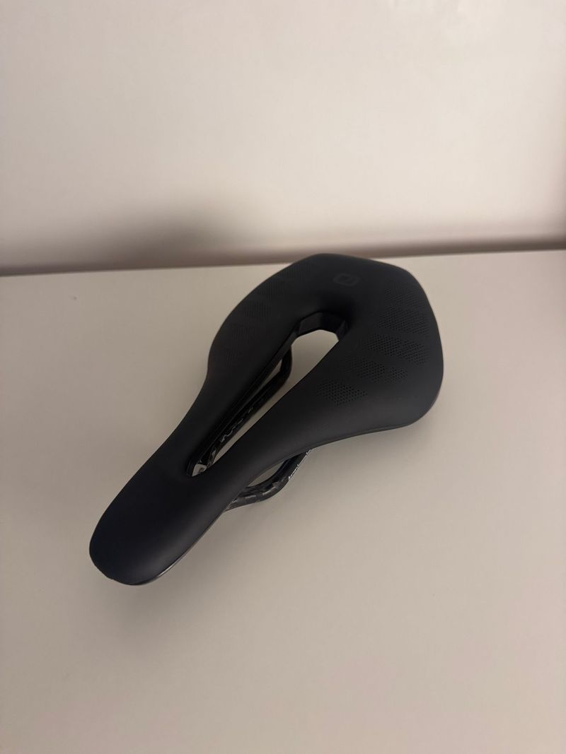 Brugt 2025 Lynx 2.0 Superflow Carbon Saddle Saddles & Seatposts