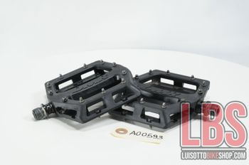 Used Dmr V11 Platform Pedals 105 x 105 mm bike — image 8 of 8