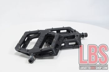 Used Dmr V11 Platform Pedals 105 x 105 mm bike — image 2 of 8
