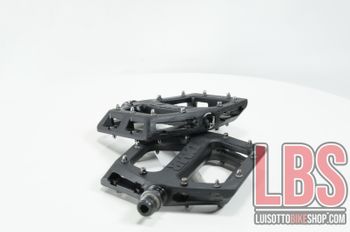 Used Dmr V11 Platform Pedals 105 x 105 mm bike — image 6 of 8