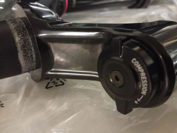 Used RockShox Lyric Base 29 Boost 160mm bike — image 6 of 13