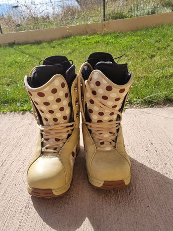 Used Forum Boots Snowboard femme bike — image 1 of 3