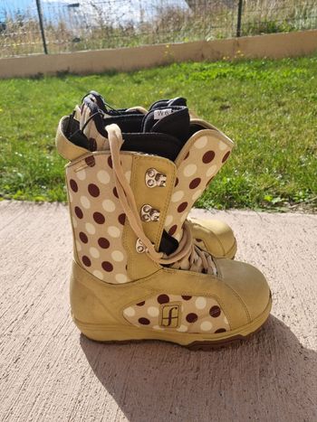 Used Forum Boots Snowboard femme bike — image 2 of 3