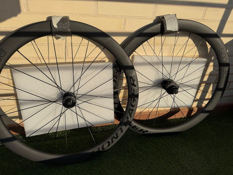 Used Bontrager Aeolus Elite 50 TLR Disc Road Wheel 2026 bike — image 12 of 13