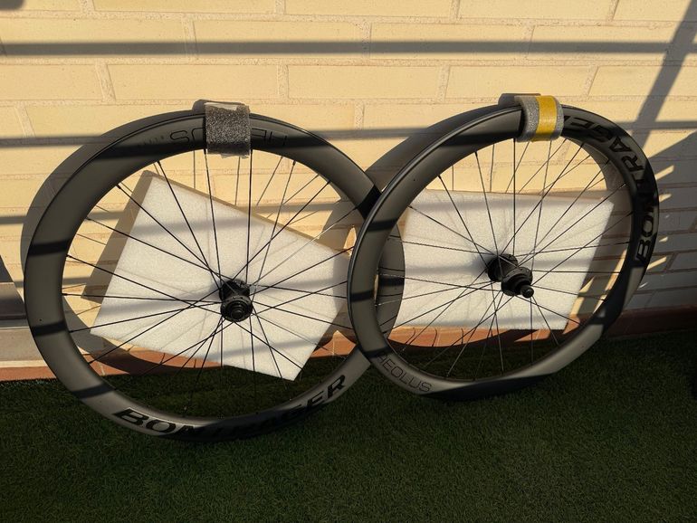 Used Bontrager Aeolus Elite 50 TLR Disc Road Wheel 2026 bike — image 1 of 13