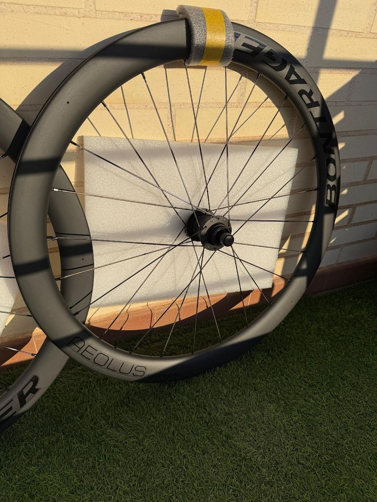 Used Bontrager Aeolus Elite 50 TLR Disc Road Wheel 2026 bike — image 4 of 13
