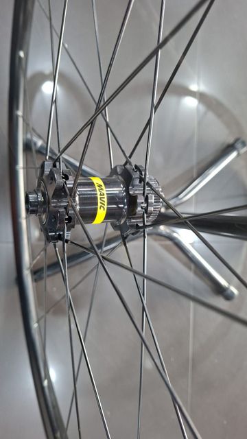 Brugt Mavic Aksium Road Wheelset 2026 bike — billede 4 af 10