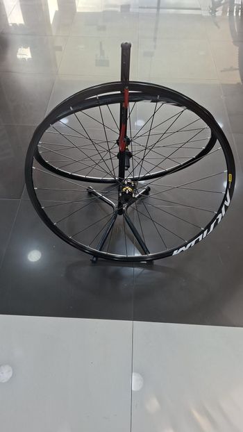 Mavic, Aksium Road Wheelset