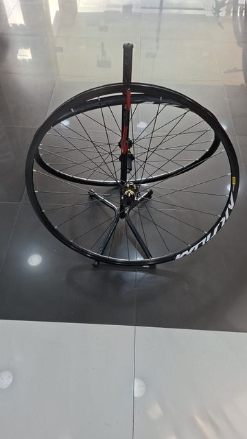 Mavic Aksium Road Wheelset 2026 Wheels usato