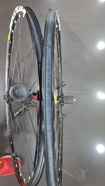 Brugt Mavic Aksium Road Wheelset 2026 bike — billede 9 af 10